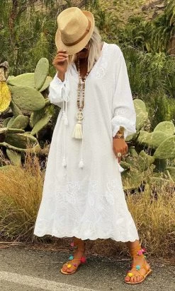 Robe Léonie Broderie Blanc -Robe Belle Soldes 443bb2ad 0676 4c86 a178 1eef8d24a7f6