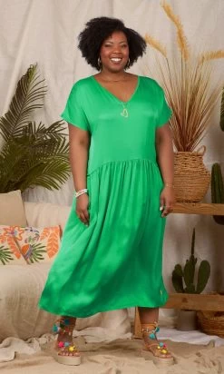 Robe Georgia Satin Vert Brésil -Robe Belle Soldes a109c9da 4d0c 4cae bd38 d2042aeb5b9e
