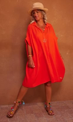 Petite Robe Chemise Sherine Oversize Orange -Robe Belle Soldes b9374018 18db 4613 ad4b f3ff95741a10 facetune 17 07 2023 10 08 35