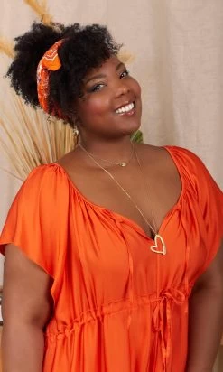 Robe Anaïs Satin Orange -Robe Belle Soldes bcc6de80 bd61 47af b75c b9096bb77e80 facetune 13 04 2023 10 23 09