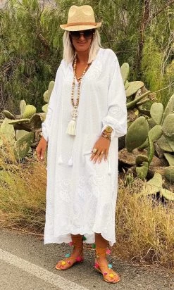 Robe Léonie Broderie Blanc -Robe Belle Soldes e04e5cfc 880b 400f 9b99 92498cdd5c40