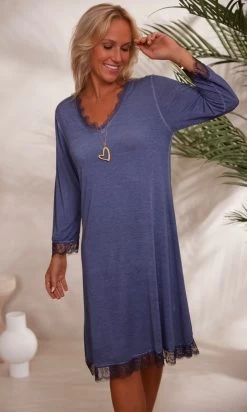 Fond De Robe ML Bleu Marine -Robe Belle Soldes facetune 01 12 2023 09 51 49