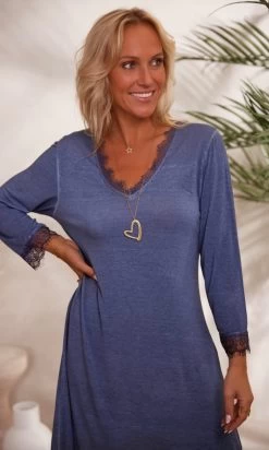 Fond De Robe ML Bleu Marine -Robe Belle Soldes facetune 01 12 2023 09 53 01
