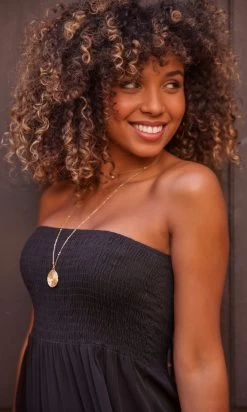 Robe Juliana Noir -Robe Belle Soldes facetune 03 10 2023 09 31 30