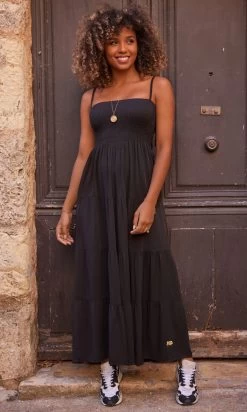 Robe Juliana Noir -Robe Belle Soldes facetune 03 10 2023 10 37 05