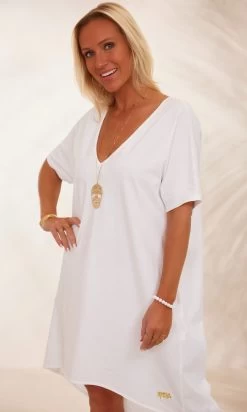 Petite Robe Yanis Ultra-Light Blanc -Robe Belle Soldes facetune 06 02 2024 09 31 50