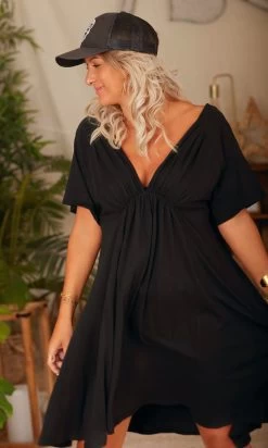 Petite Robe Leyva Ultra-Light Noir -Robe Belle Soldes facetune 07 03 2023 09 46 52