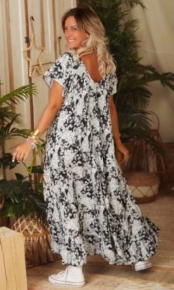 Robe Tess Noir Pixies -Robe Belle Soldes facetune 07 03 2023 12 18 37