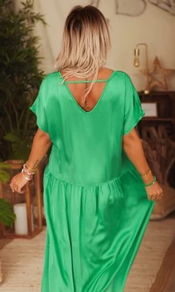 Robe Georgia Satin Vert Brésil -Robe Belle Soldes facetune 08 03 2023 11 20 06