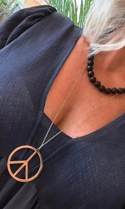 Petite Robe De Plage Kristy Noir -Robe Belle Soldes facetune 08 08 2023 12 24 03