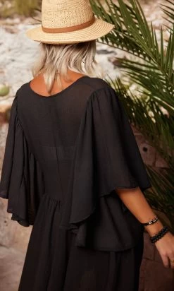 Petite Robe De Plage Kristy Noir -Robe Belle Soldes facetune 08 08 2023 15 00 19