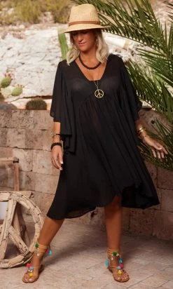 Petite Robe De Plage Kristy Noir -Robe Belle Soldes facetune 08 08 2023 15 24 57