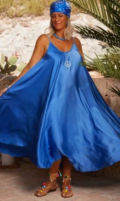 Robe Kimy Bleu Electrique -Robe Belle Soldes facetune 08 08 2023 15 53 44