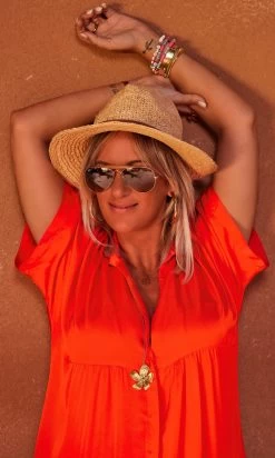 Robe Valène Satin Orange -Robe Belle Soldes facetune 10 07 2023 14 44 05