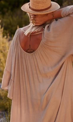 Robe De Plage Alizée Taupe -Robe Belle Soldes facetune 10 07 2023 15 29 09