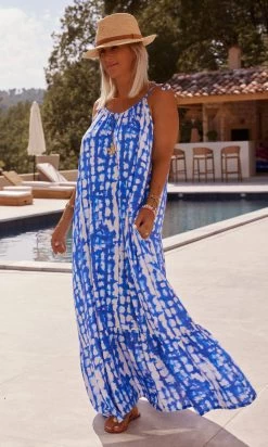 Robe Nayana Bleu Electrique Damiera 14 Robe Nayana Bleu Electrique Damiera -Robe Belle Soldes facetune 11 07 2023 10 04 49