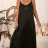 Robe Laly Satin Noir -Robe Belle Soldes facetune 12 02 2024 16 26 40