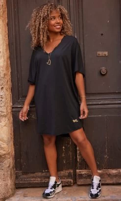 Petite Robe Farah Oversize Ultra-Light Noir -Robe Belle Soldes facetune 12 10 2023 09 06 33