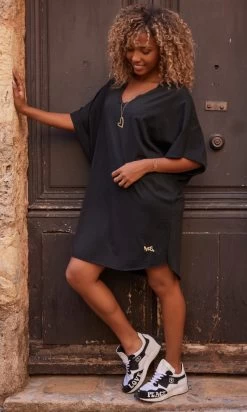 Petite Robe Farah Oversize Ultra-Light Noir -Robe Belle Soldes facetune 12 10 2023 09 08 38