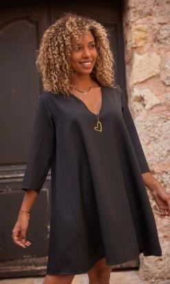 Petite Robe Gaia Noir -Robe Belle Soldes facetune 12 10 2023 16 29 00