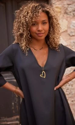 Petite Robe Gaia Noir -Robe Belle Soldes facetune 12 10 2023 16 30 21