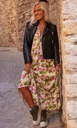 Robe Titaïna Vert Dye Color Rose -Robe Belle Soldes facetune 13 10 2023 14 08 57