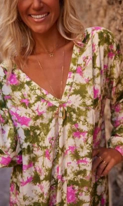 Robe Titaïna Vert Dye Color Rose -Robe Belle Soldes facetune 13 10 2023 14 13 30