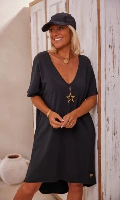 Petite Robe Yanis Ultra-Light Noir -Robe Belle Soldes facetune 15 02 2024 14 37 27