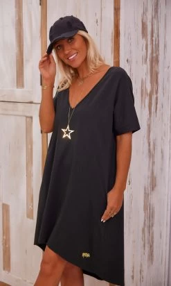 Petite Robe Yanis Ultra-Light Noir -Robe Belle Soldes facetune 15 02 2024 14 40 31