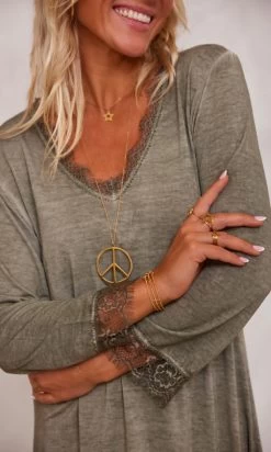 Fond De Robe ML Kaki -Robe Belle Soldes facetune 15 11 2023 07 43 04