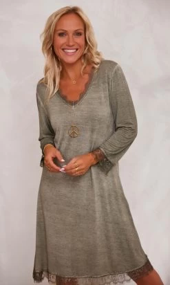 Fond De Robe ML Kaki -Robe Belle Soldes facetune 15 11 2023 07 45 59