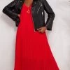 Robe Nuria Plissée Rouge 1 Robe Nuria Plissée Rouge -Robe Belle Soldes facetune 15 11 2023 17 02 21