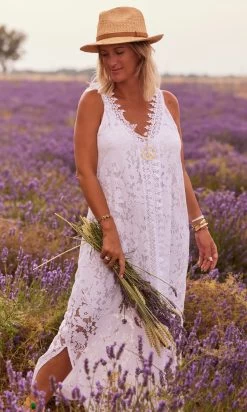 Robe Shannah Dentelle Blanc -Robe Belle Soldes facetune 17 07 2023 14 19 21