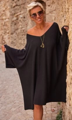 Petite Robe Pull Léon Oversize Noir -Robe Belle Soldes facetune 17 10 2023 10 57 29