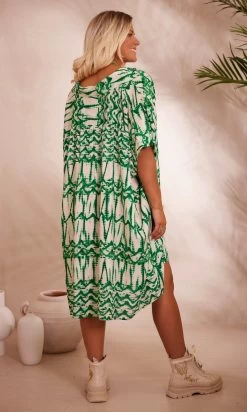 Petite Robe Chemise Sherine Oversize Vert Kasaï -Robe Belle Soldes facetune 18 08 2023 12 16 01