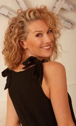 Robe Shannah Noir -Robe Belle Soldes facetune 20 03 2023 12 27 32