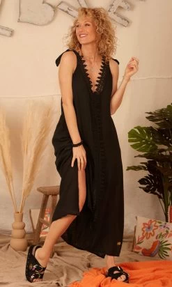 Robe Shannah Noir -Robe Belle Soldes facetune 20 03 2023 12 27 56