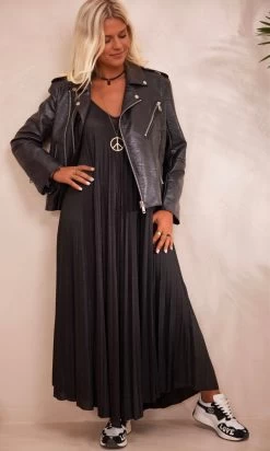 Robe Marlia Noir Irisé -Robe Belle Soldes facetune 20 09 2023 09 14 31 1