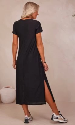 Robe Magda Noir Irisé -Robe Belle Soldes facetune 20 09 2023 12 04 18