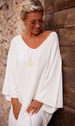 Petite Robe Pull Léon Oversize Blanc Cassé 14 Petite Robe Pull Léon Oversize Blanc Cassé -Robe Belle Soldes facetune 21 10 2023 11 30 59
