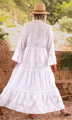 Robe Lonaïs Broderie Blanc -Robe Belle Soldes facetune 22 06 2023 14 59 54