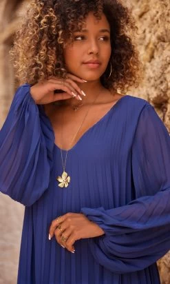 Petite Robe Nuria Plissée Bleu Marine -Robe Belle Soldes facetune 22 09 2023 10 07 51