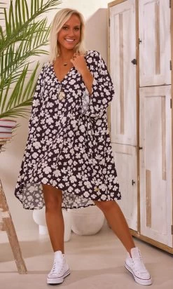 Petite Robe Lucia Oversize Noir Little Gem -Robe Belle Soldes facetune 23 02 2024 10 50 59