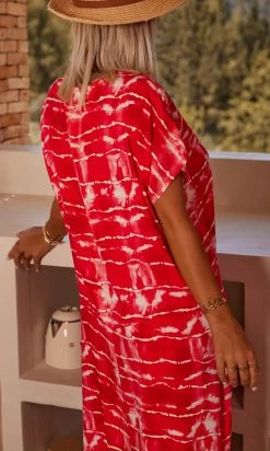 Robe Izabella Tie & Dye Lines Rouge -Robe Belle Soldes facetune 24 07 2023 12 50 20