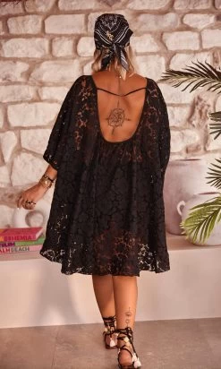 Petite Robe Joana Oversize Dentelle Noir -Robe Belle Soldes facetune 26 07 2023 14 19 53