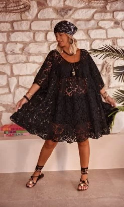 Petite Robe Joana Oversize Dentelle Noir -Robe Belle Soldes facetune 26 07 2023 14 46 25