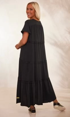 Robe Talya MC Ultra-Light Noir -Robe Belle Soldes facetune 29 01 2024 10 12 48