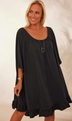 Petite Robe Joana Oversize Ultra-Light Noir -Robe Belle Soldes facetune 29 01 2024 15 12 02