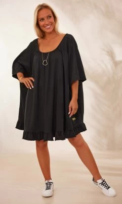 Petite Robe Joana Oversize Ultra-Light Noir -Robe Belle Soldes facetune 29 01 2024 15 37 47