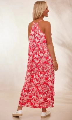 Robe Sakina Satin Royal Flower Rouge -Robe Belle Soldes facetune 30 01 2024 10 51 23